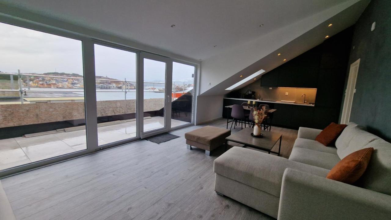 Lovely 2-Bedroom Loft With Panoramic View. Kristiansund Exteriör bild